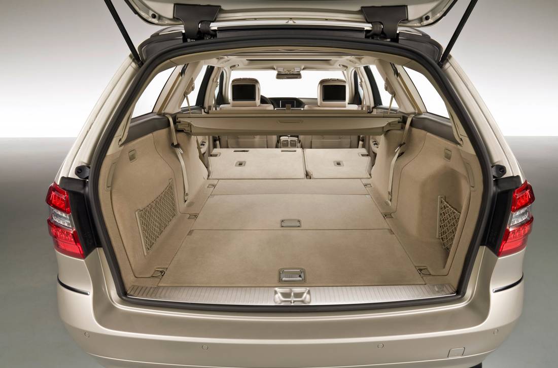 mercedes-benz-e-250-trunk