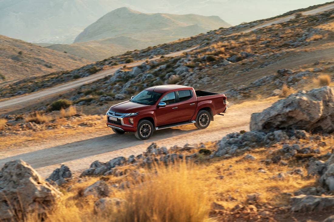 mitsubishi_l200_double_cab_954