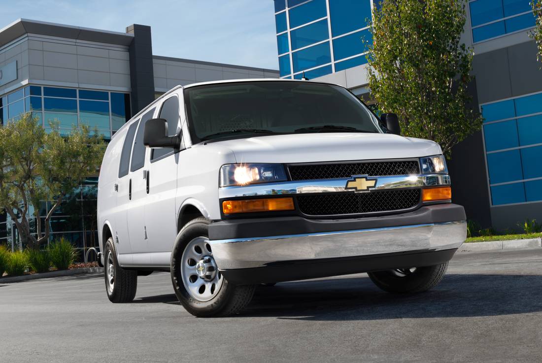 chevrolet-express-front