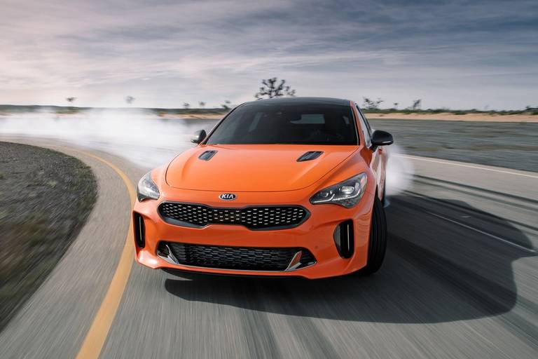 Kia Stinger GT-Driften-orange