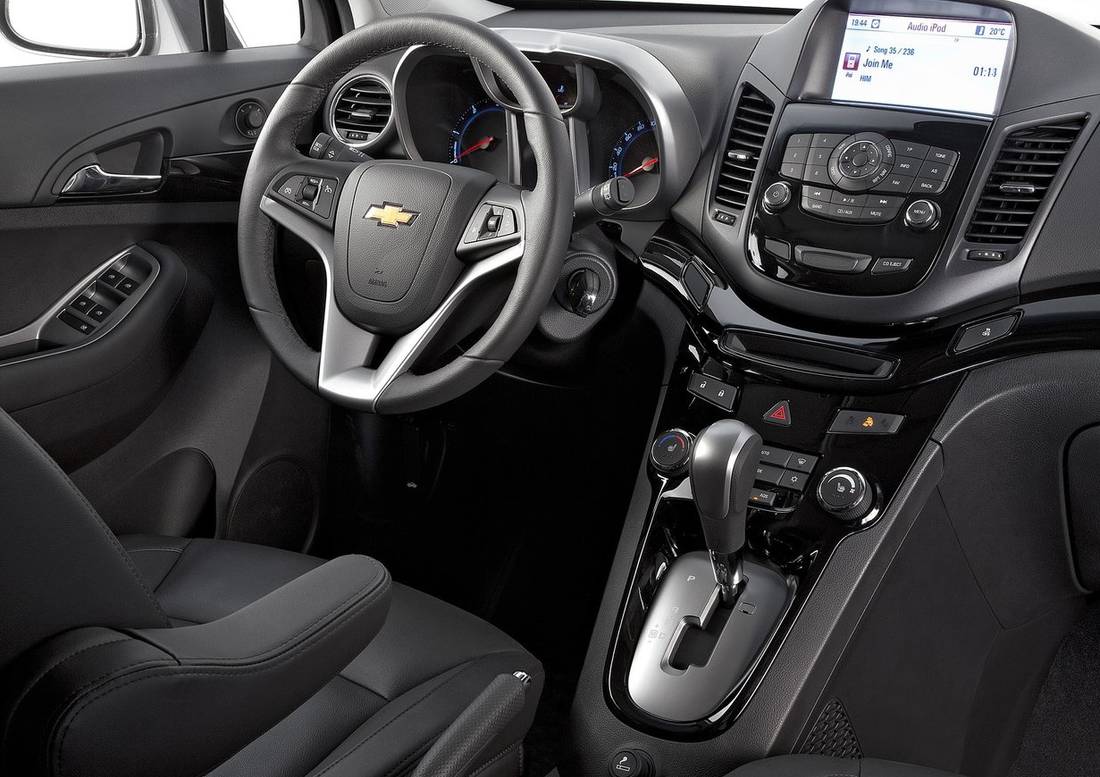 chevrolet-orlando-interior