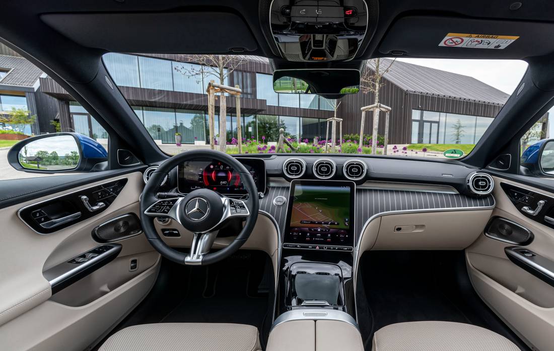 mercedes-benz-c-300-interior