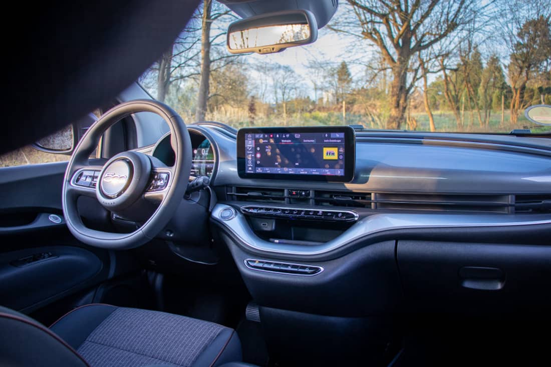 Fiat-500e-interior