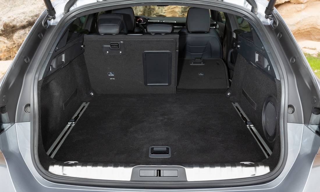 peugeot-508-sw-trunk