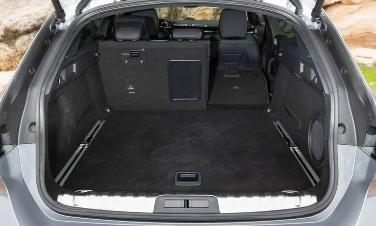 peugeot-508-sw-trunk