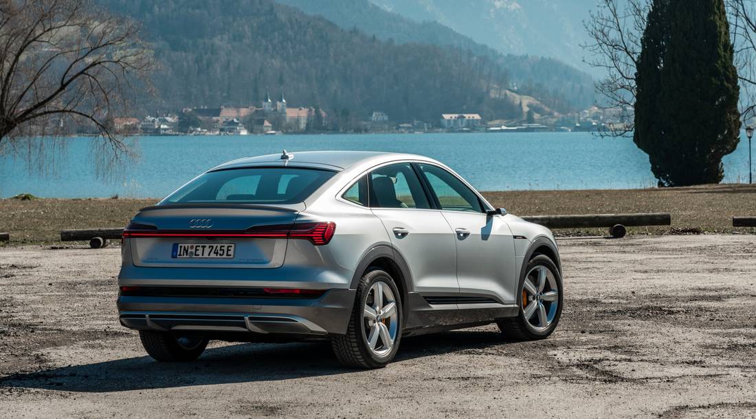 audi-e-tron-sportback-back