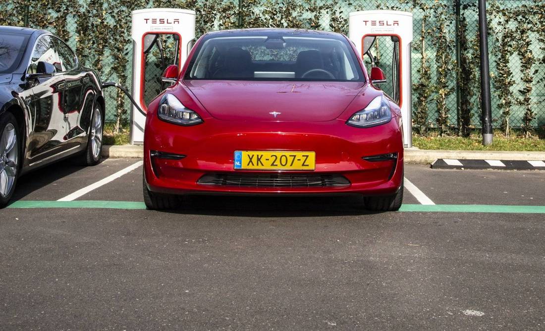 Snelladen met een Tesla Model 3 kan héél duur zijn! Chinees kreeg rekening van 560.000 dollar