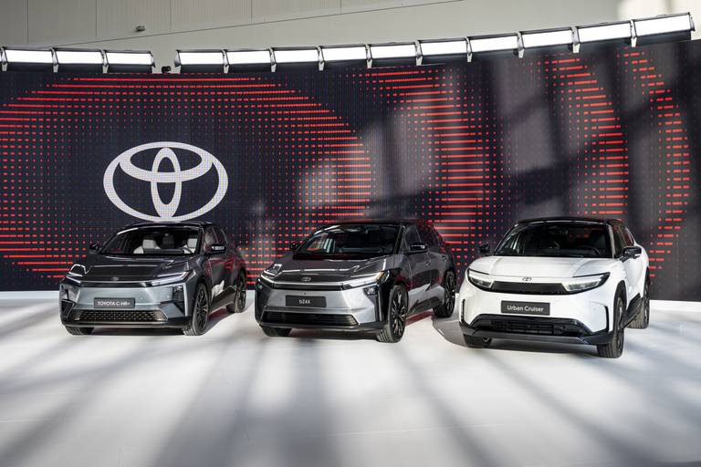 waarom-toyota-ons-nog-even-laat-wachten-op-de-elektrische-yaris-2025-02