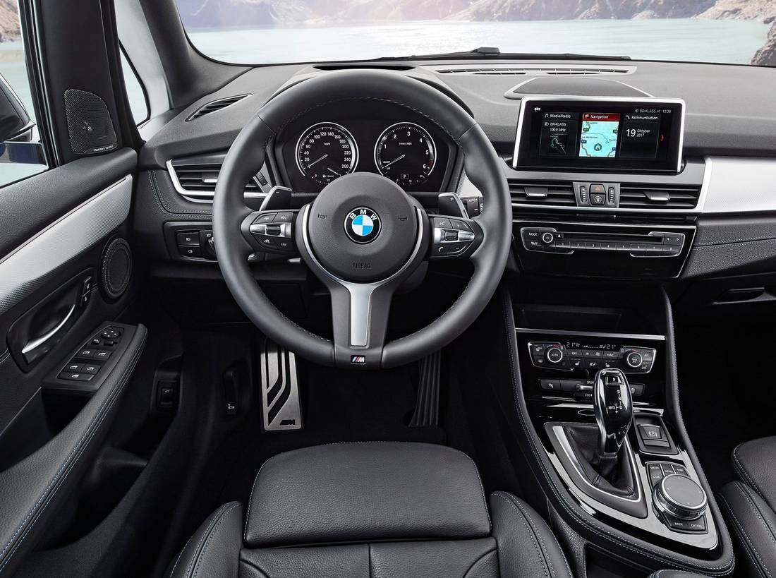 bmw-f46-2-er-gran-tourer-interior