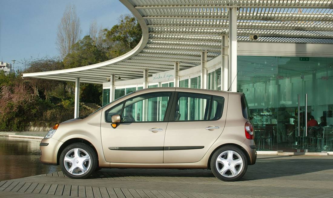 renault-modus-side