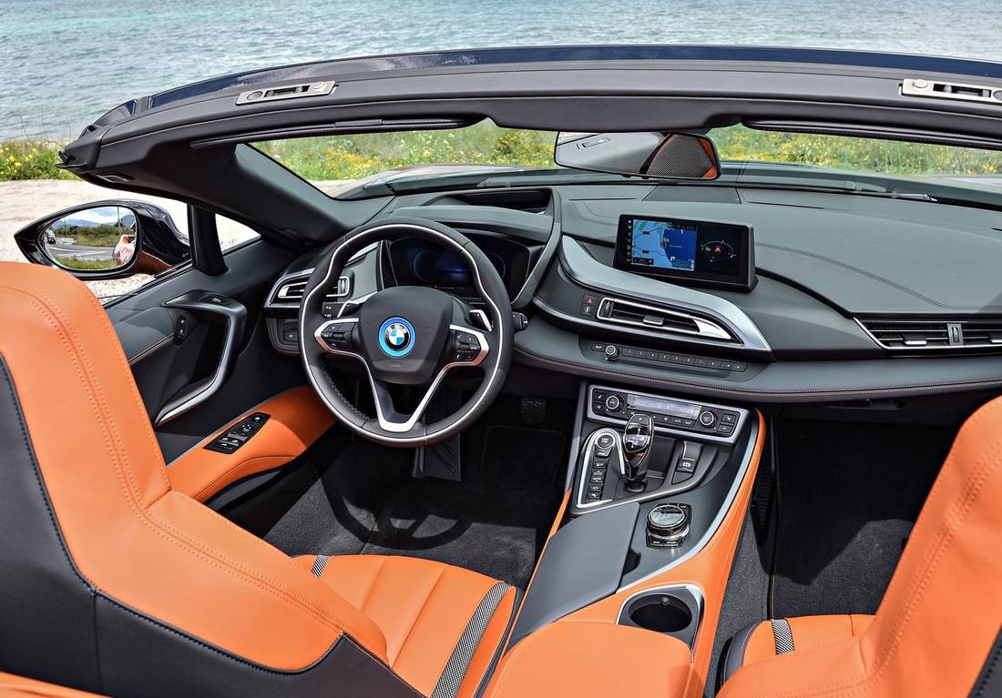 BMW-i8-interior
