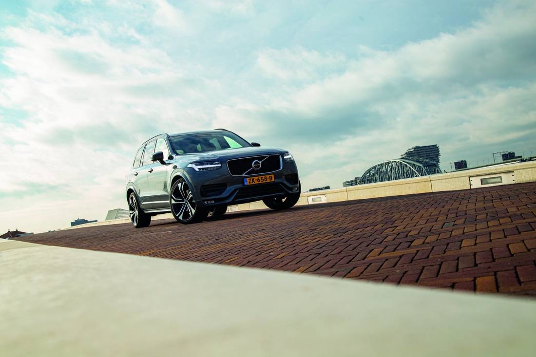 Review Volvo XC90 B5