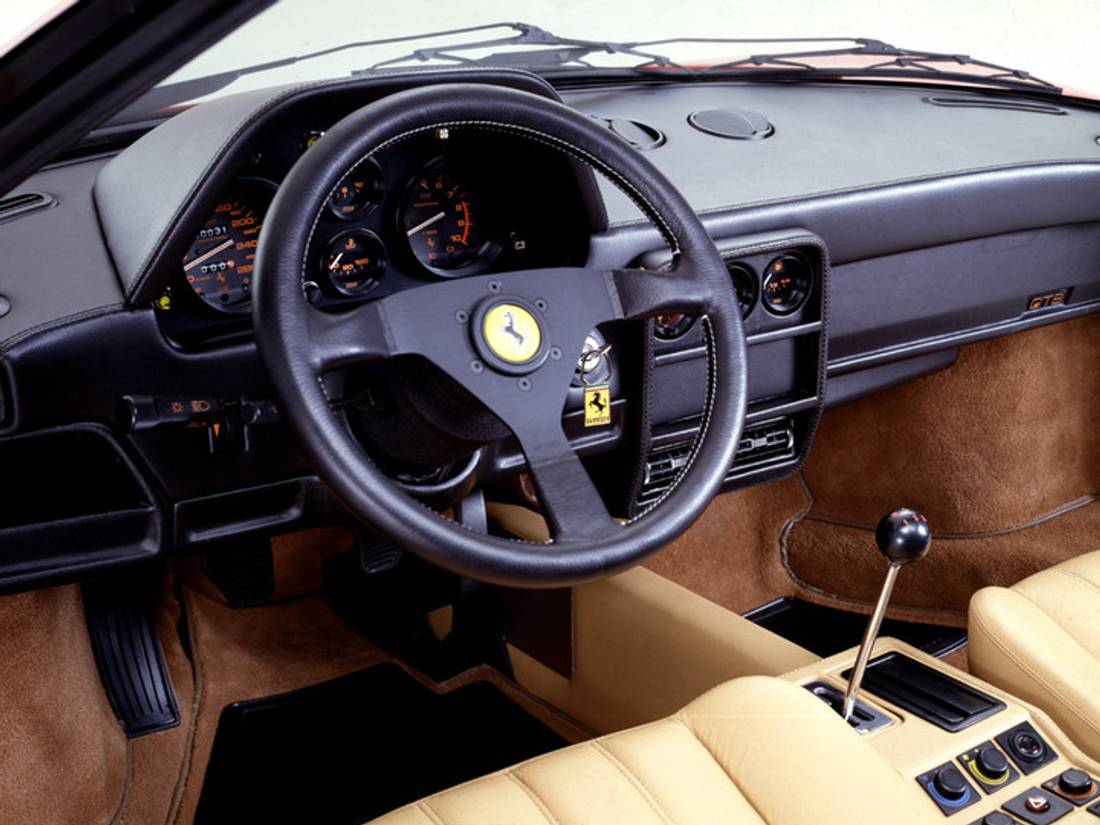 ferrari-328-interior