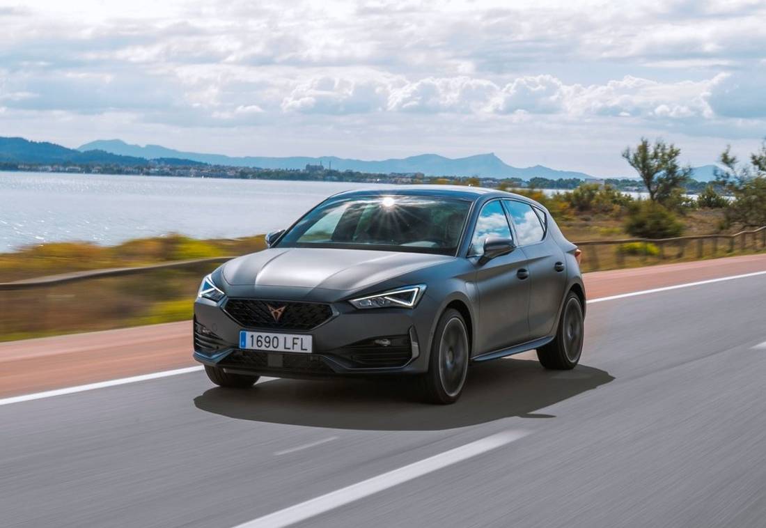 seat-cupra-leon-front