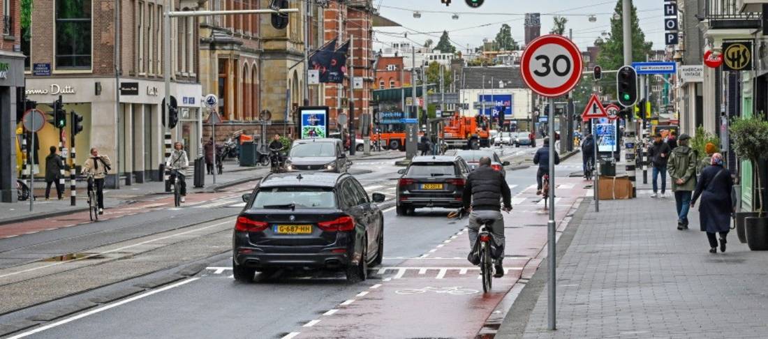 Amsterdam gaat naar 30 km/h: zo schreeuwend duur is te hard rijden