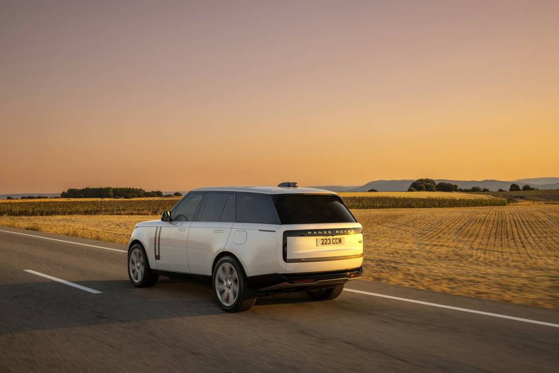 range-rover-plug-in-hybrid-2022-2