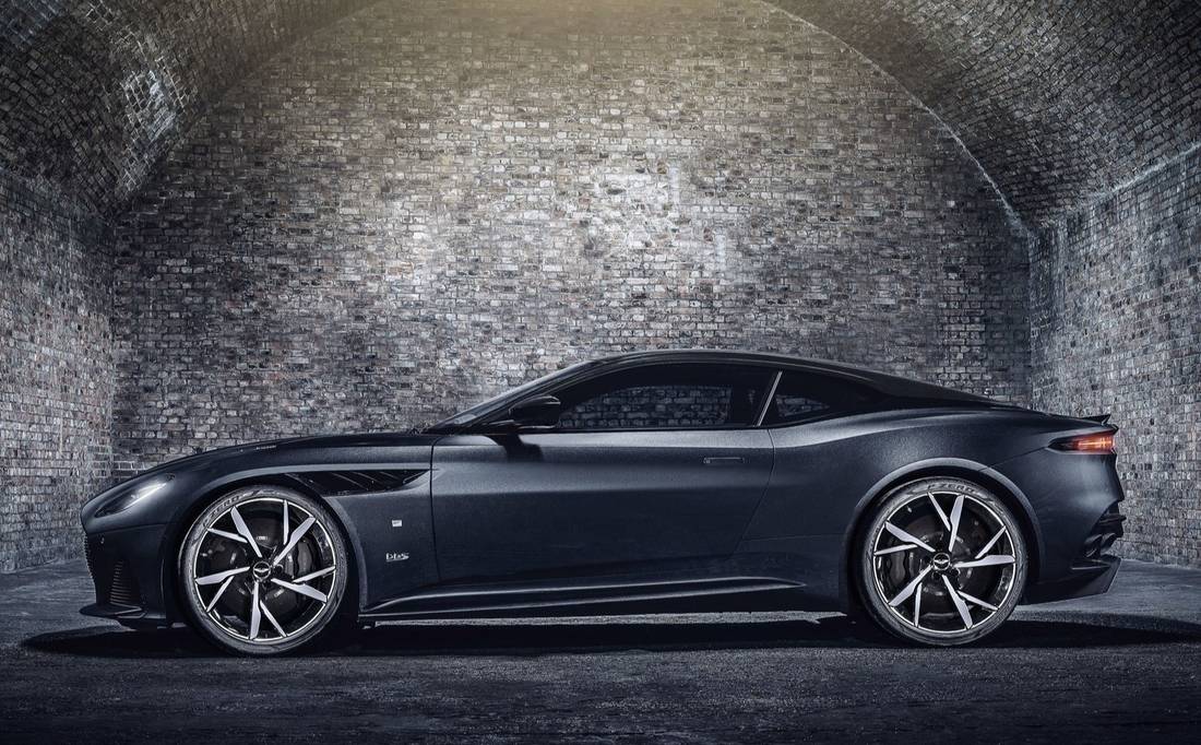 aston-martin-dbs-side