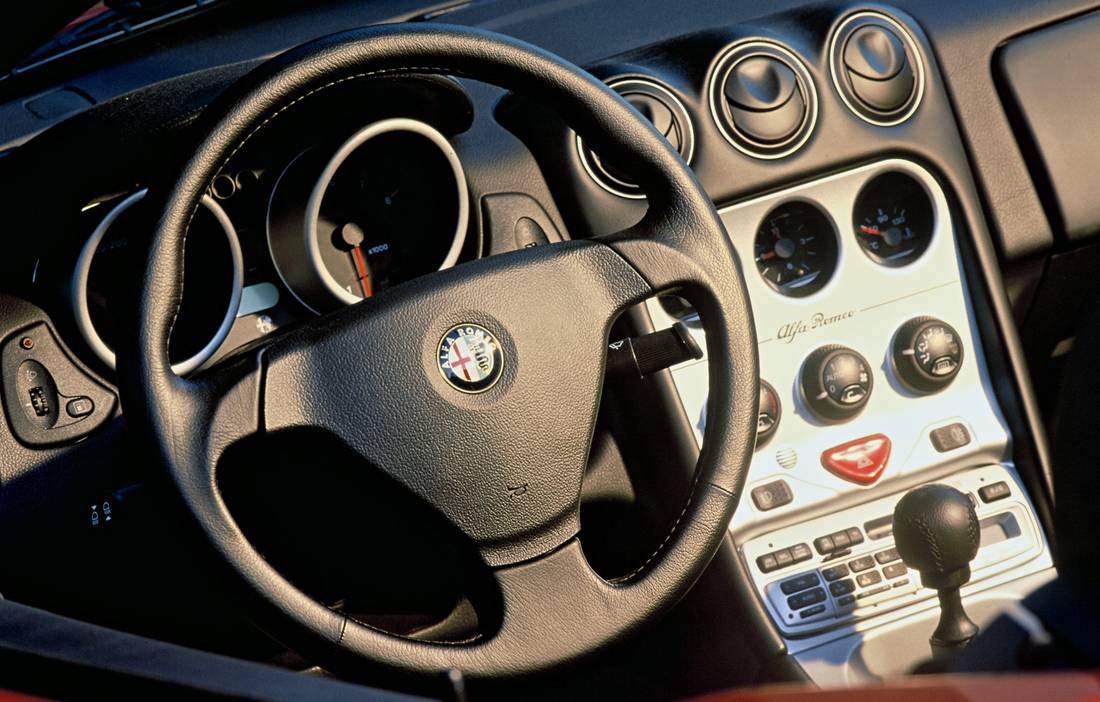 alfa-romeo-gtv-interior