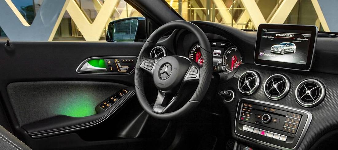 Mercedes-Benz-A-Class-2016-3