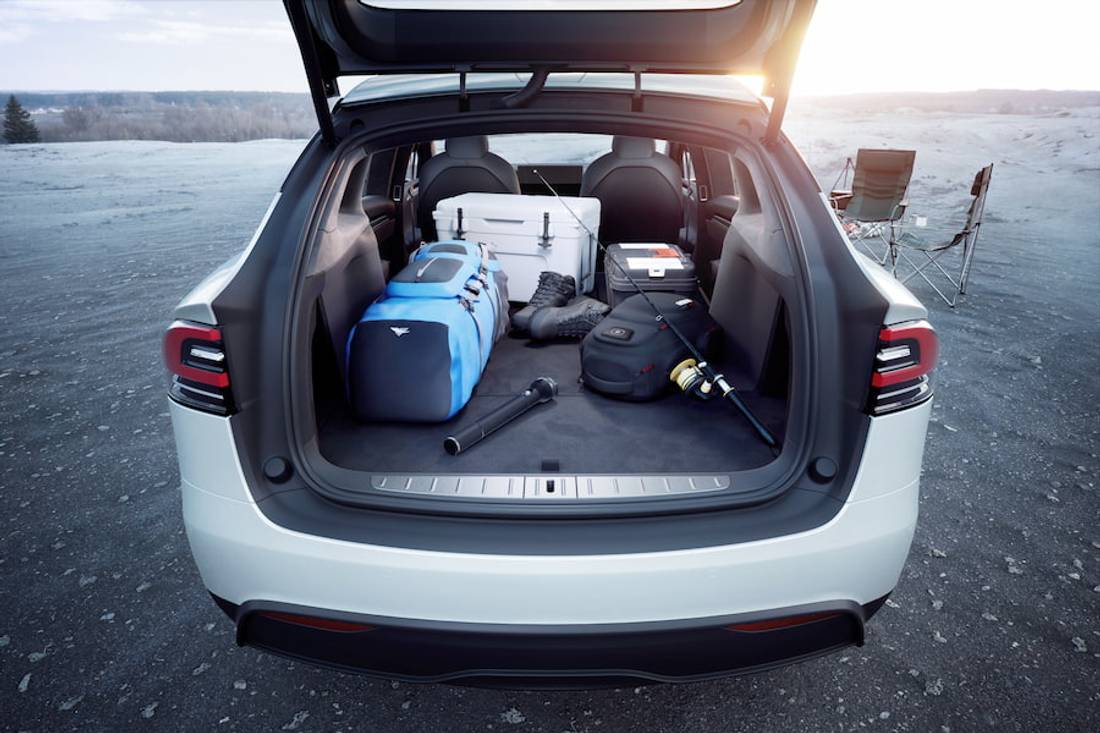 tesla-model-x-trunk