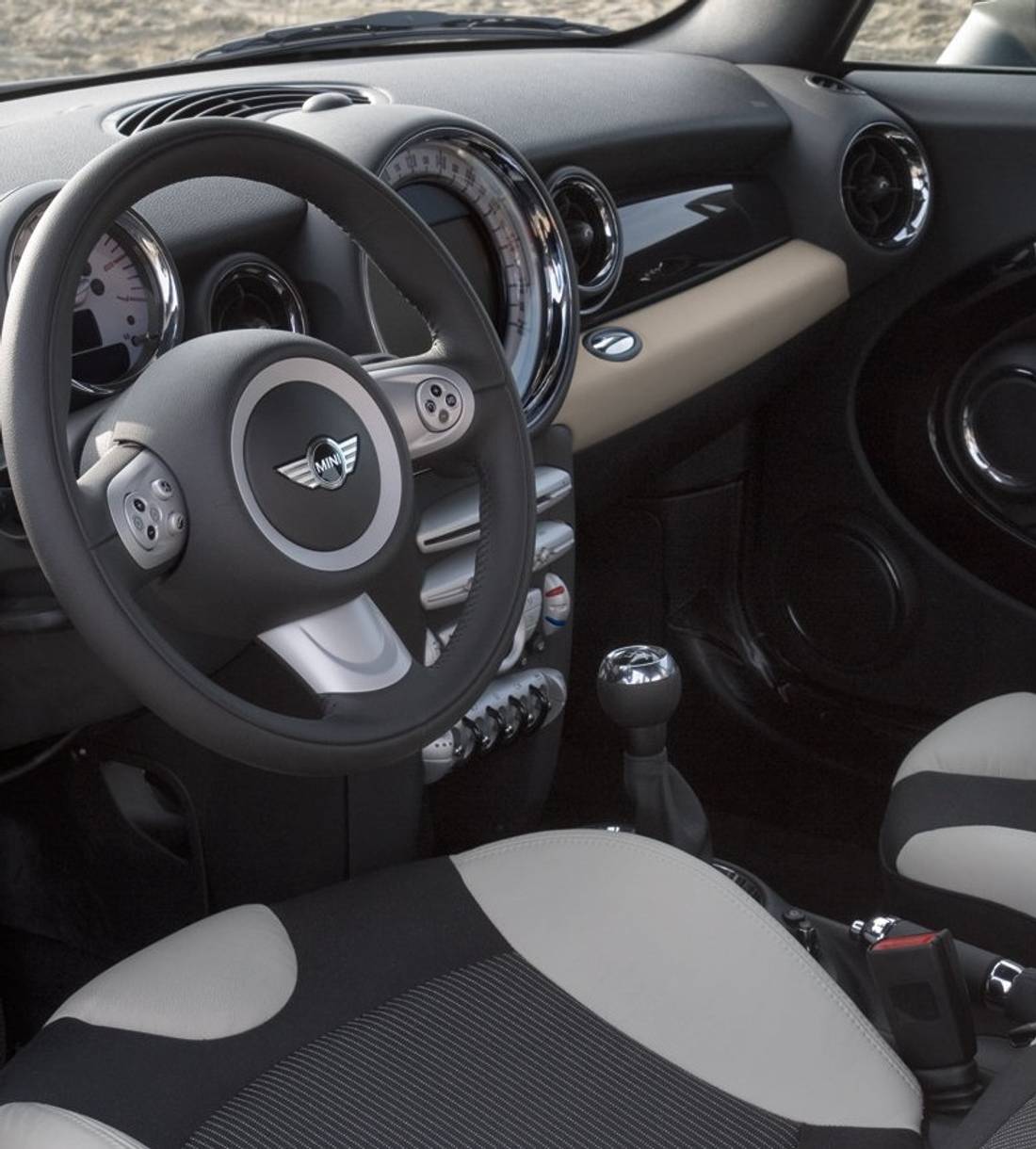 mini-cooper-d-interior