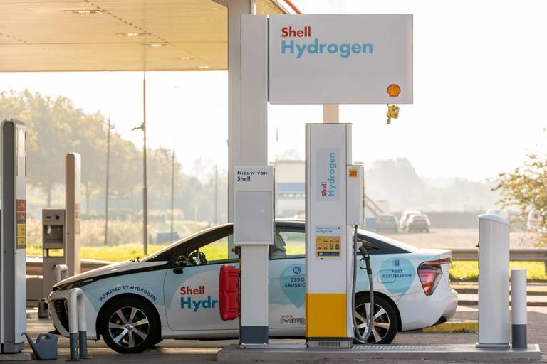 waarom-sluit-shell-zijn-tankstations-voor-waterstof-2024-01