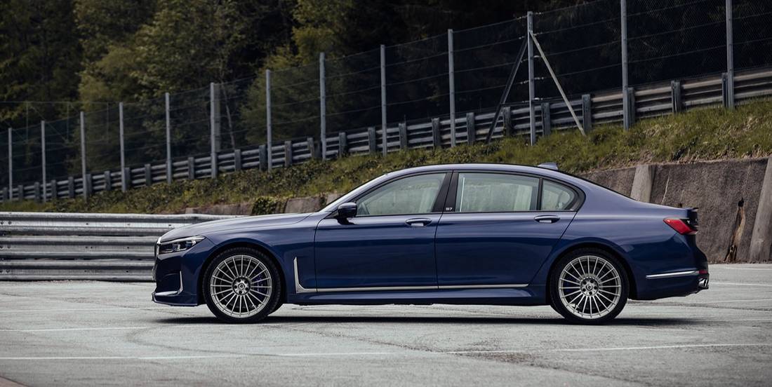 BMW-Alpina-B7-Track-side