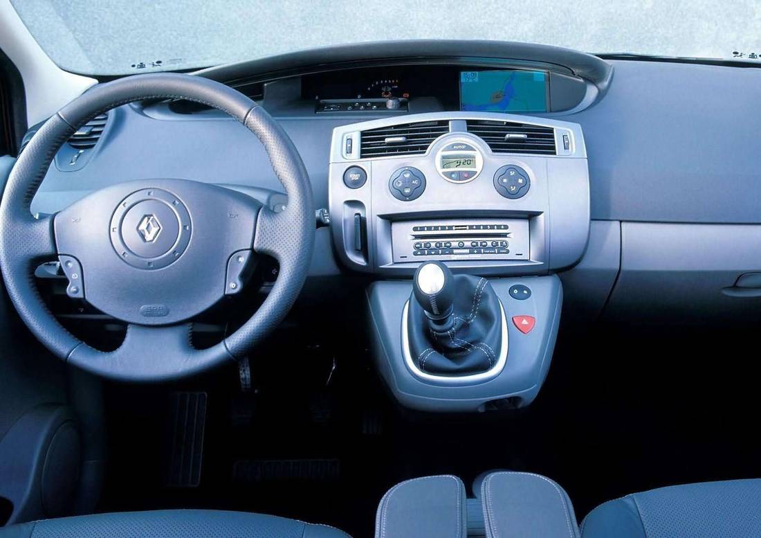 renault-megane-scenic-interior