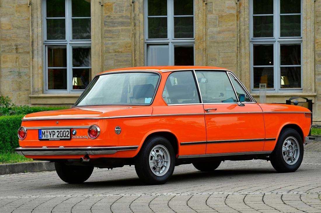 bmw-2002-back