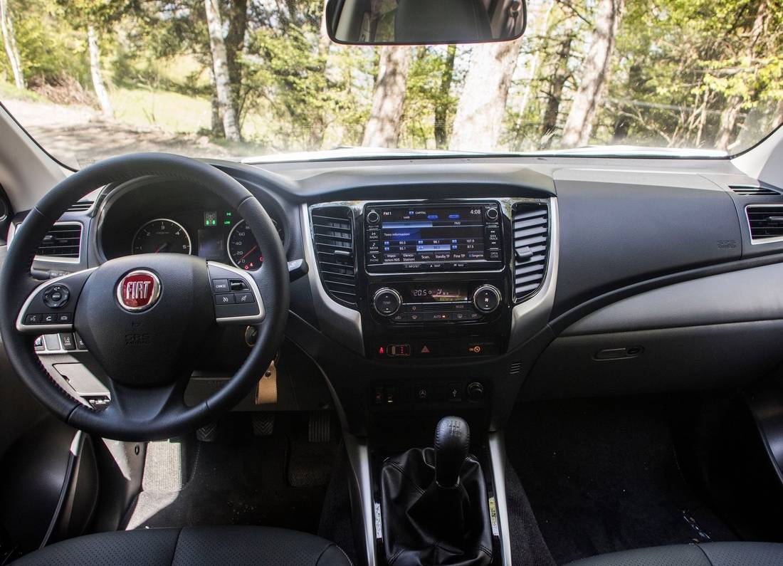 fiat-fullback-interior