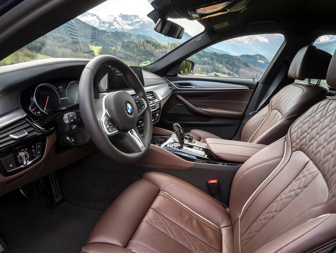 bmw-550i-seats