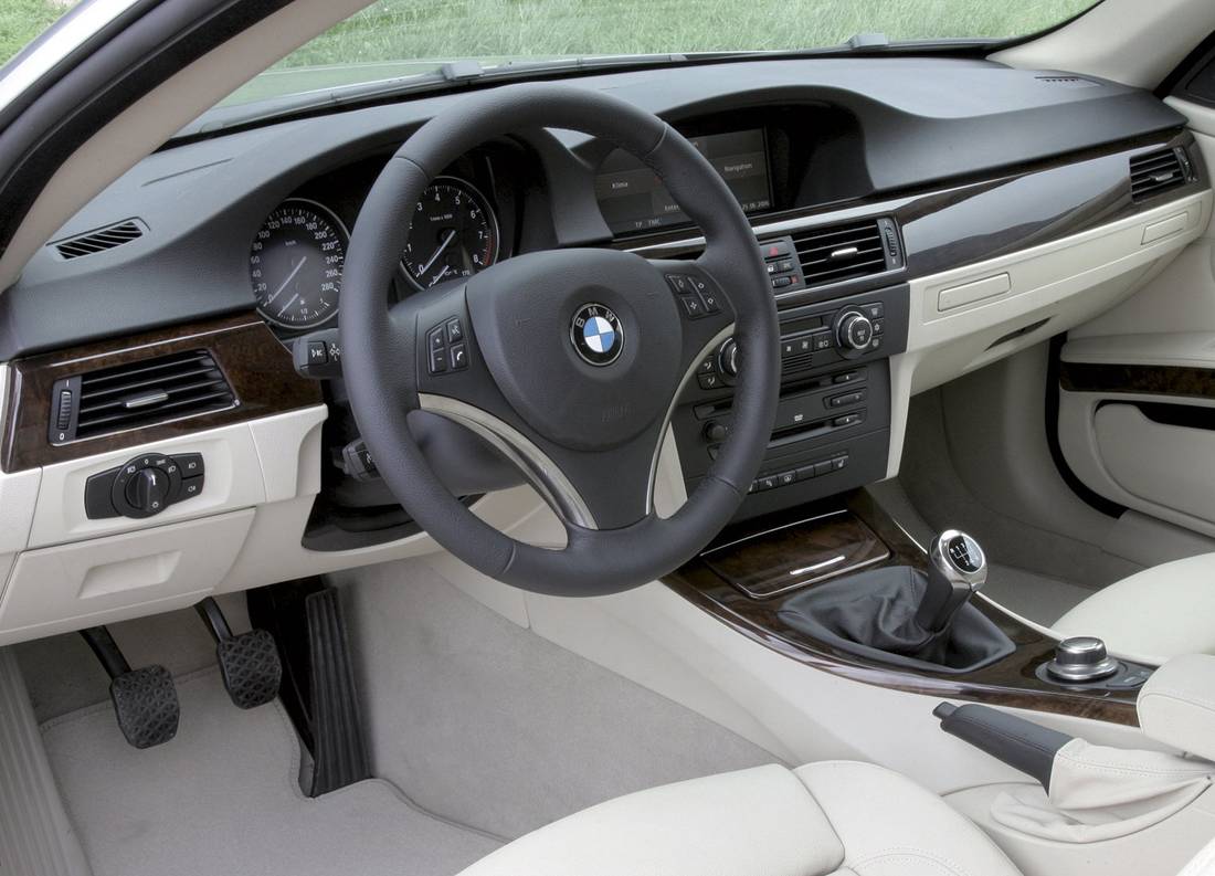 bmw-335i-interior