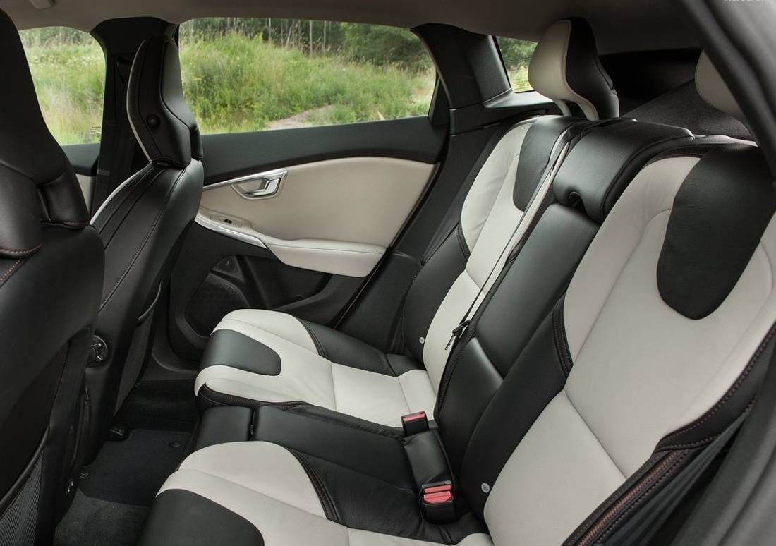 volvo-v40-cross-country-seats