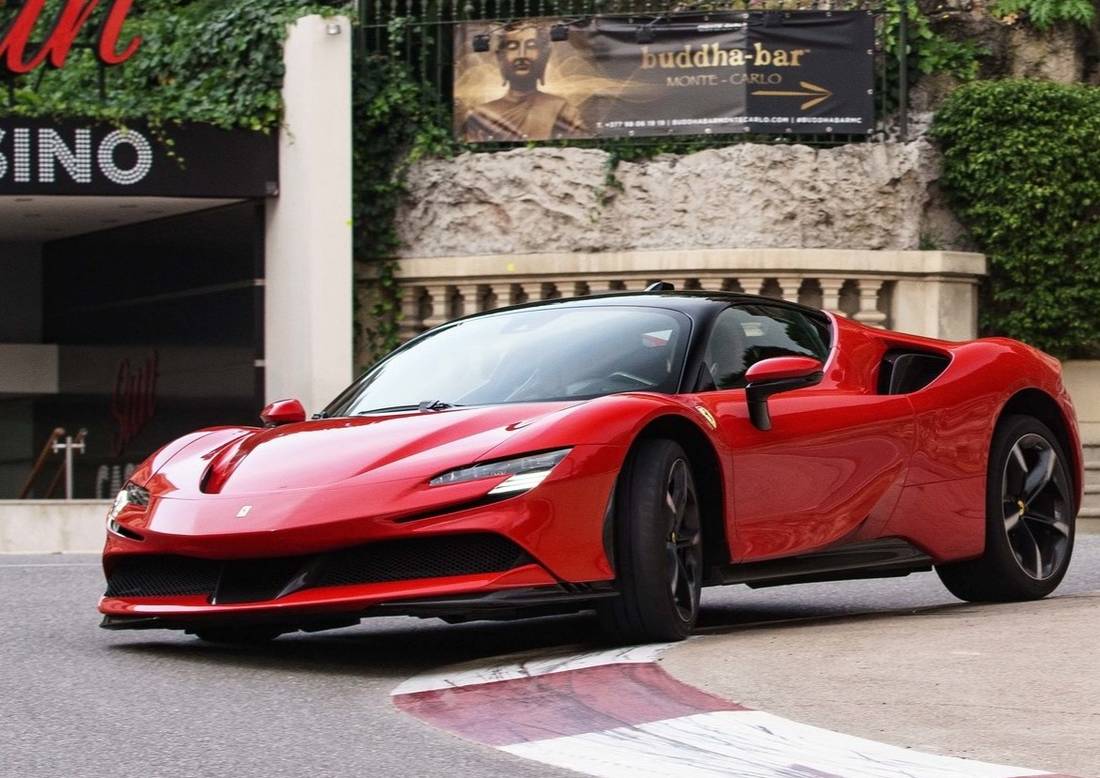 ferrari-sf90-stradale-front