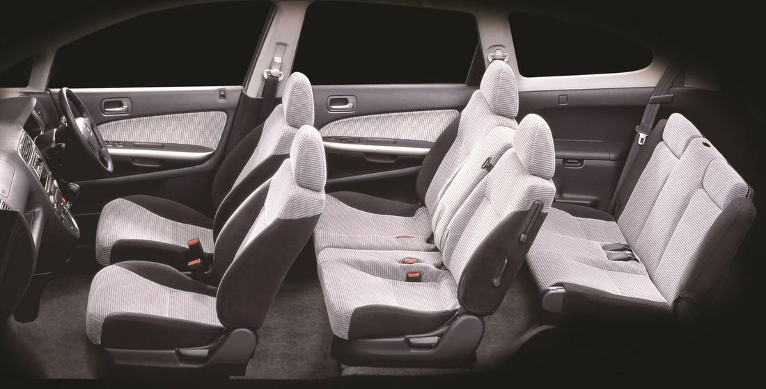 honda-stream-seats