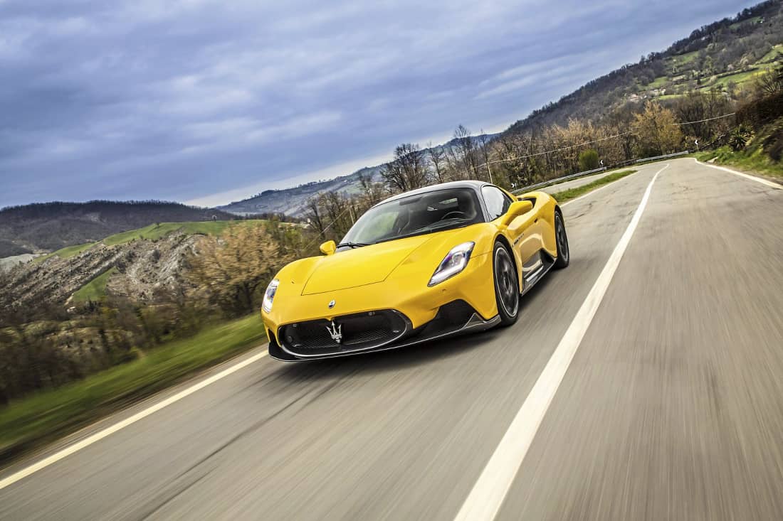 Test Maserati MC20: eindelijk weer een sportwagen waar Porsche bang van wordt