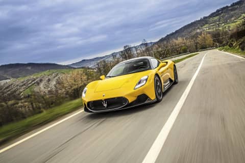 Test Maserati MC20: eindelijk weer een sportwagen waar Porsche bang van wordt