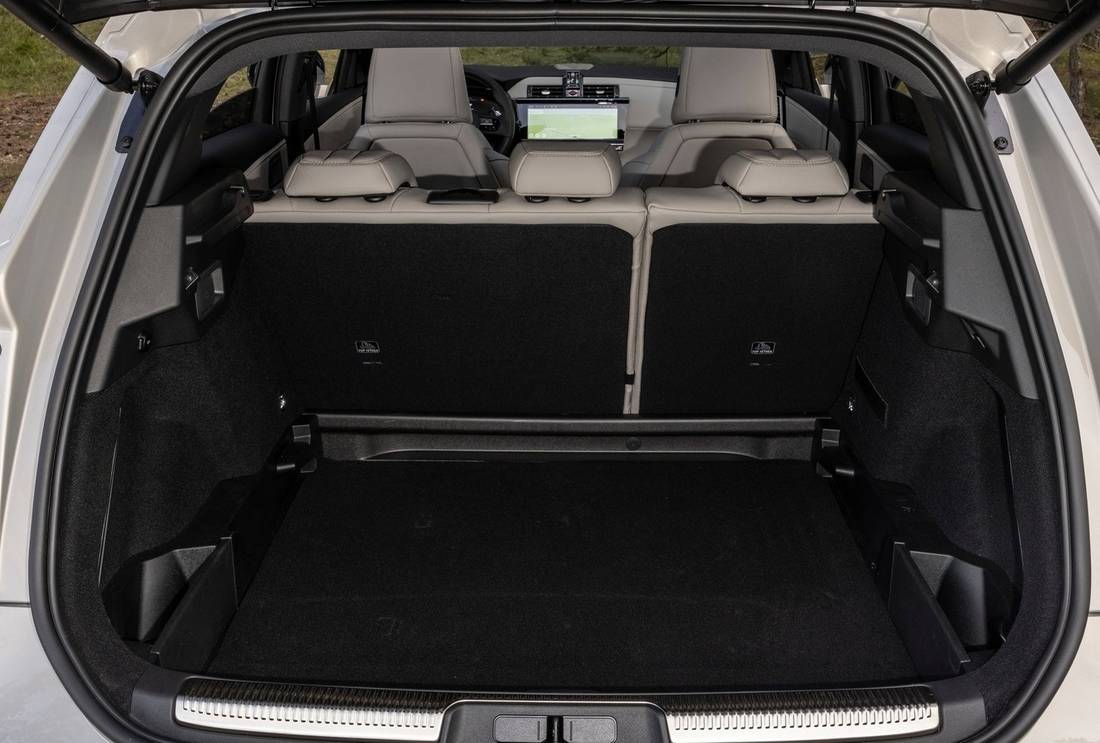 citroen-ds7-trunk