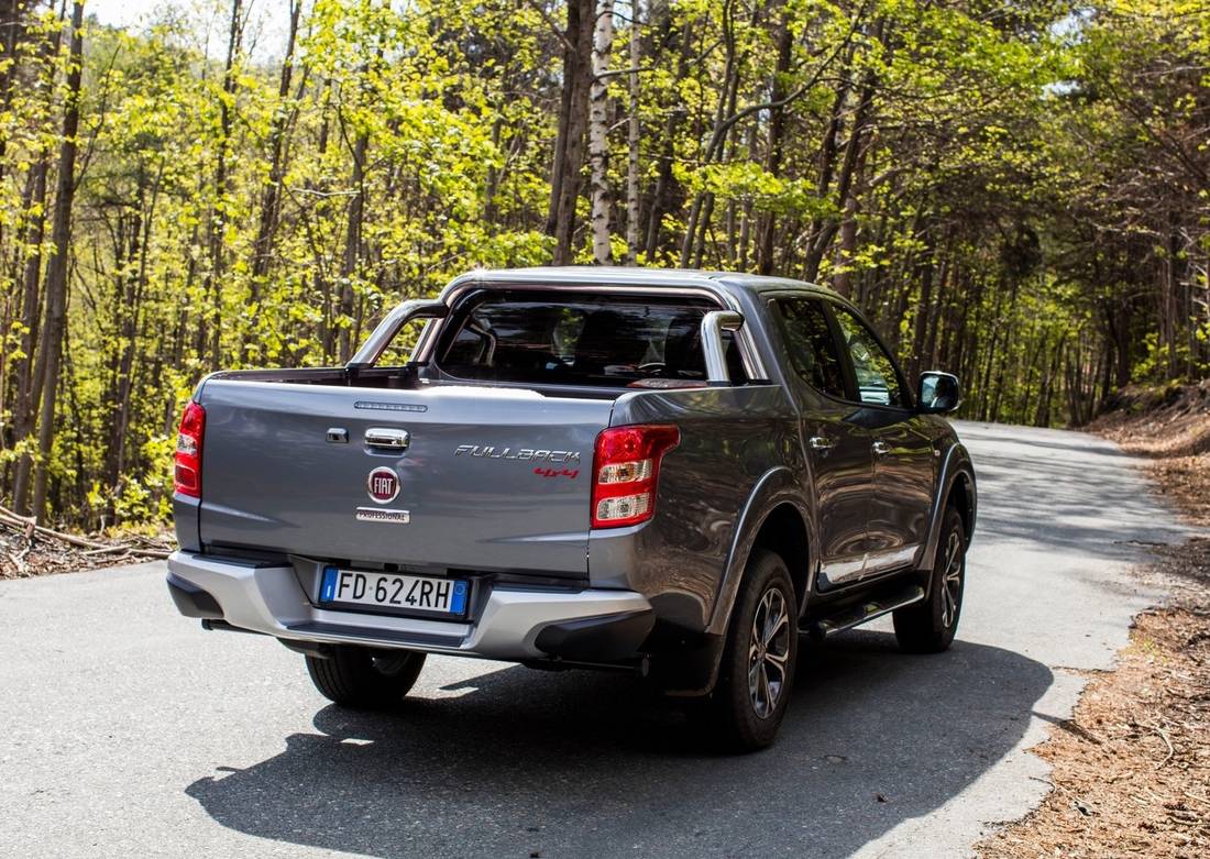 fiat-fullback-back