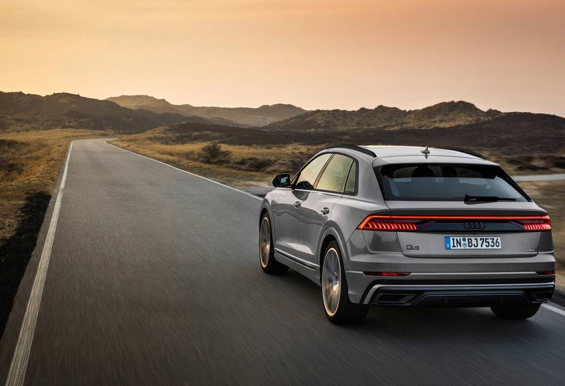 audi-q8-back