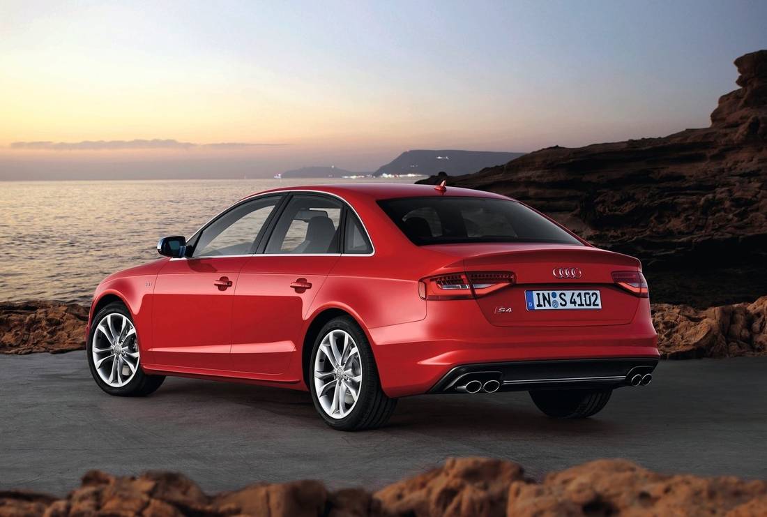 audi-s4-back