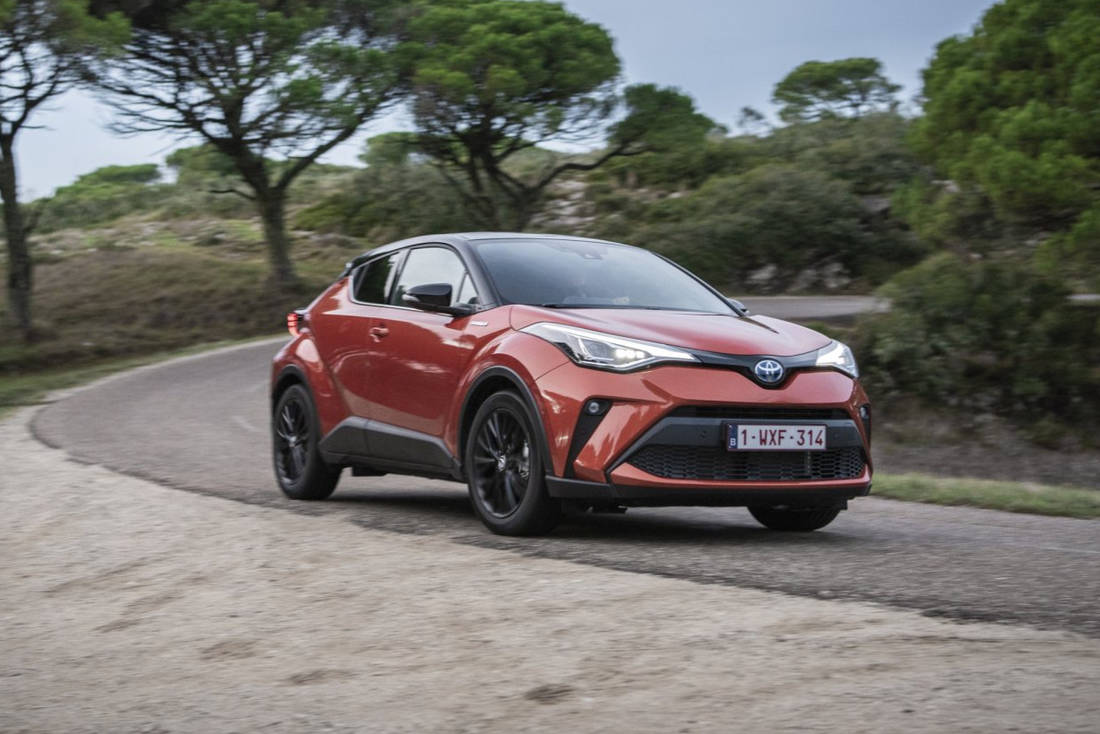 Review Toyota C-HR 2.0 High Power Hybrid (2020)
