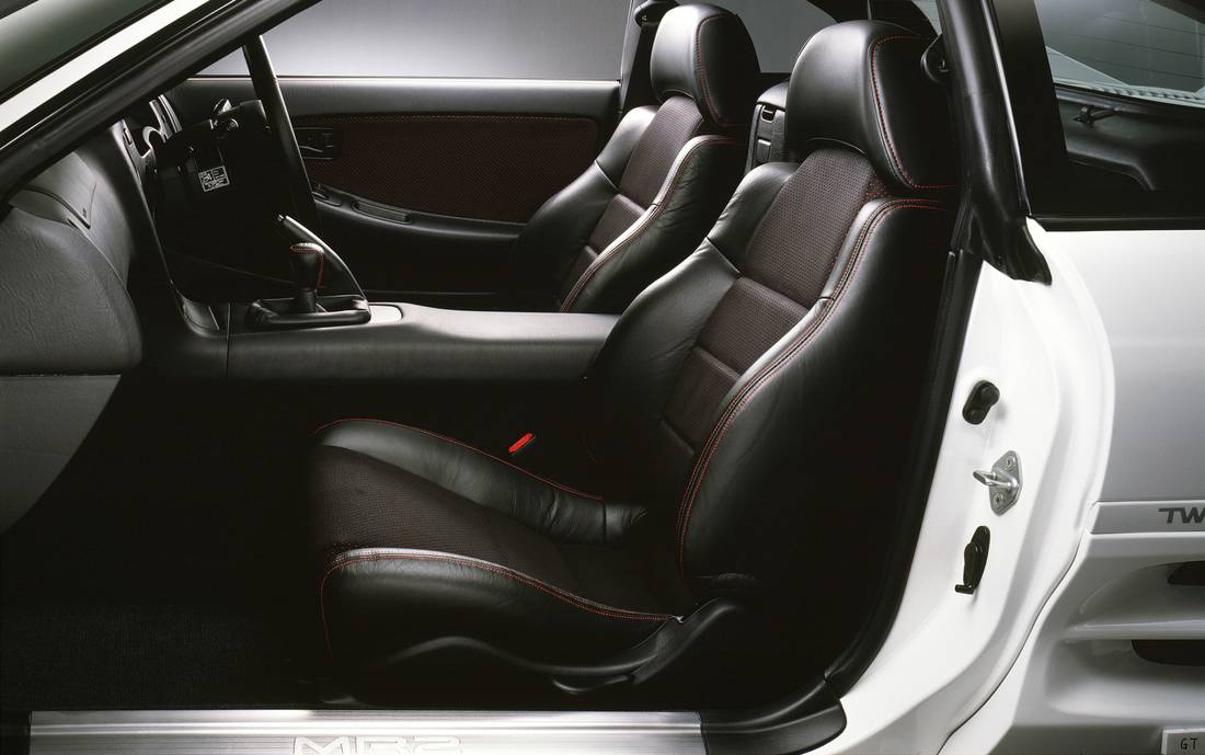 toyota-mr-2-seats