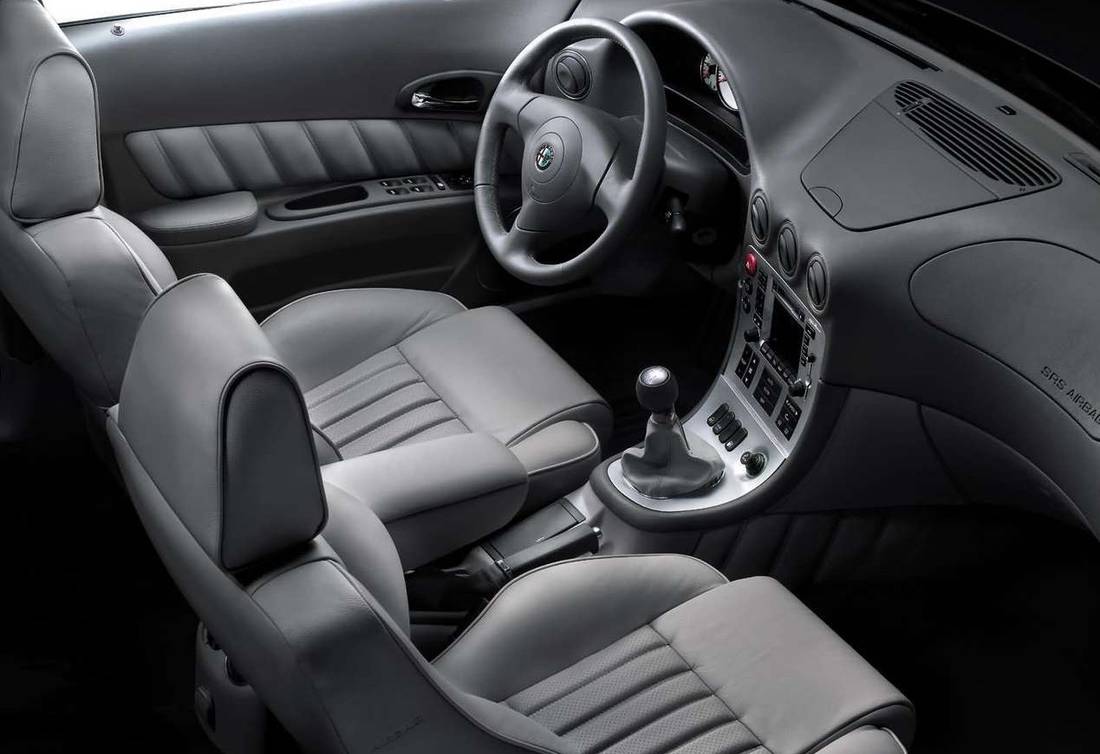 alfa-romeo-166-interior