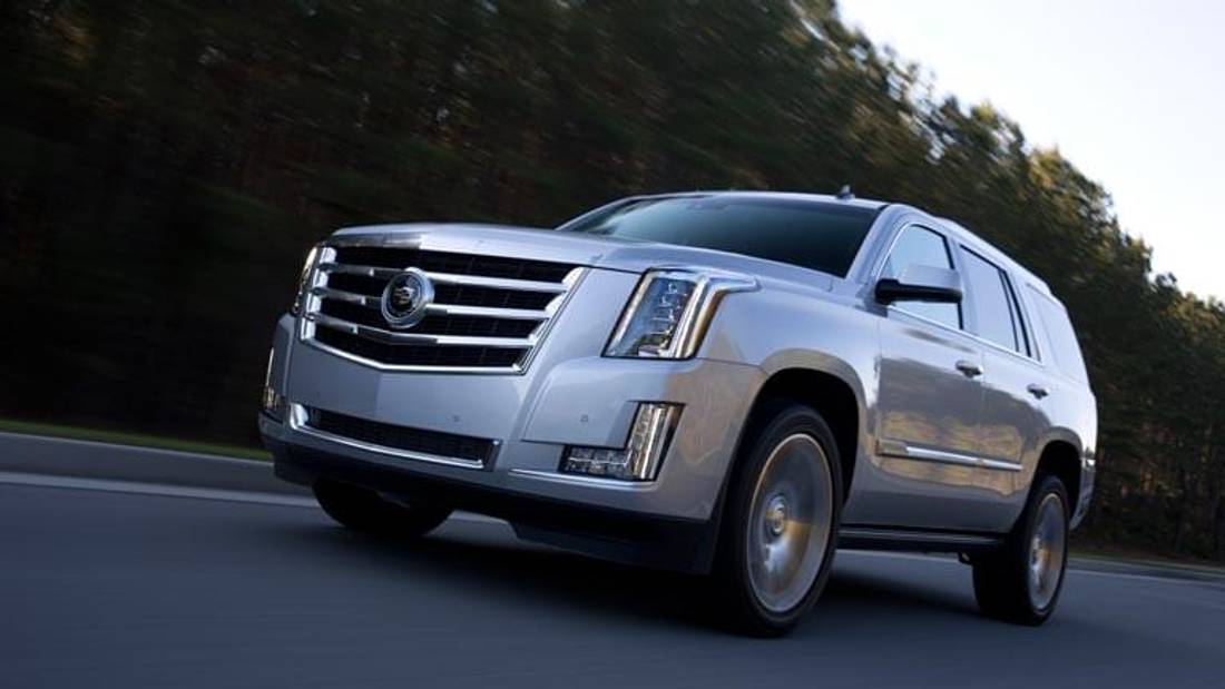 cadillac-escalade-m-02