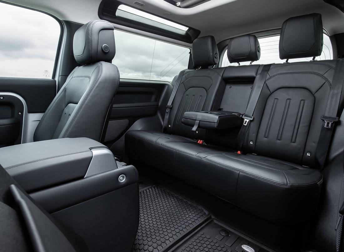 land-rover-defender-90-seats