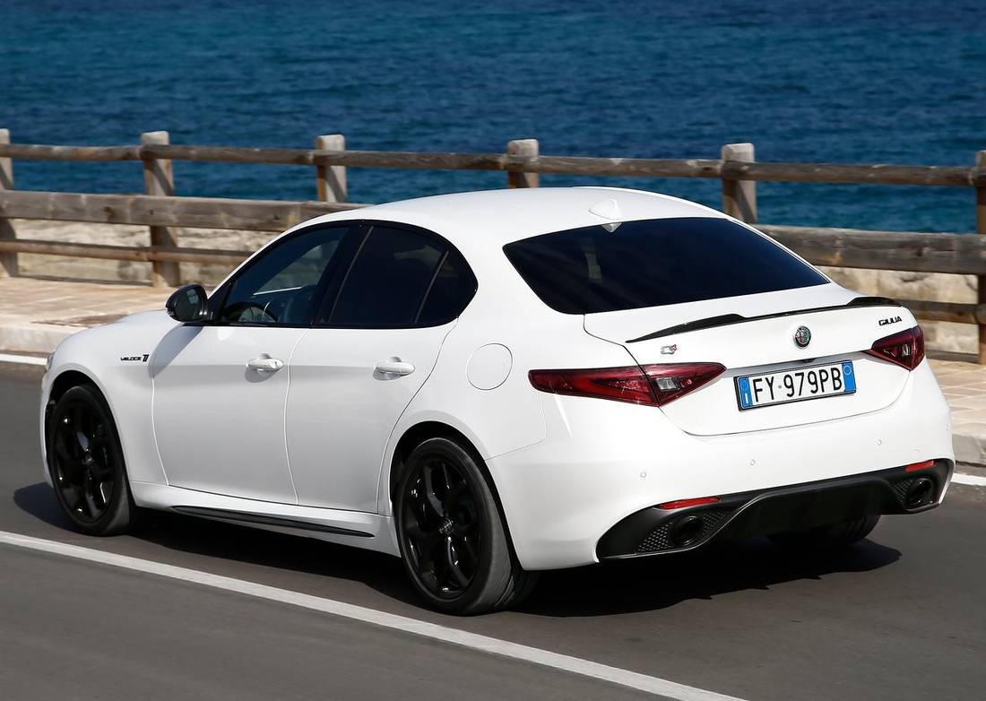 Alfa Romeo Giulia: afmetingen, motoren, prijzen en concurrenten - AutoScout24