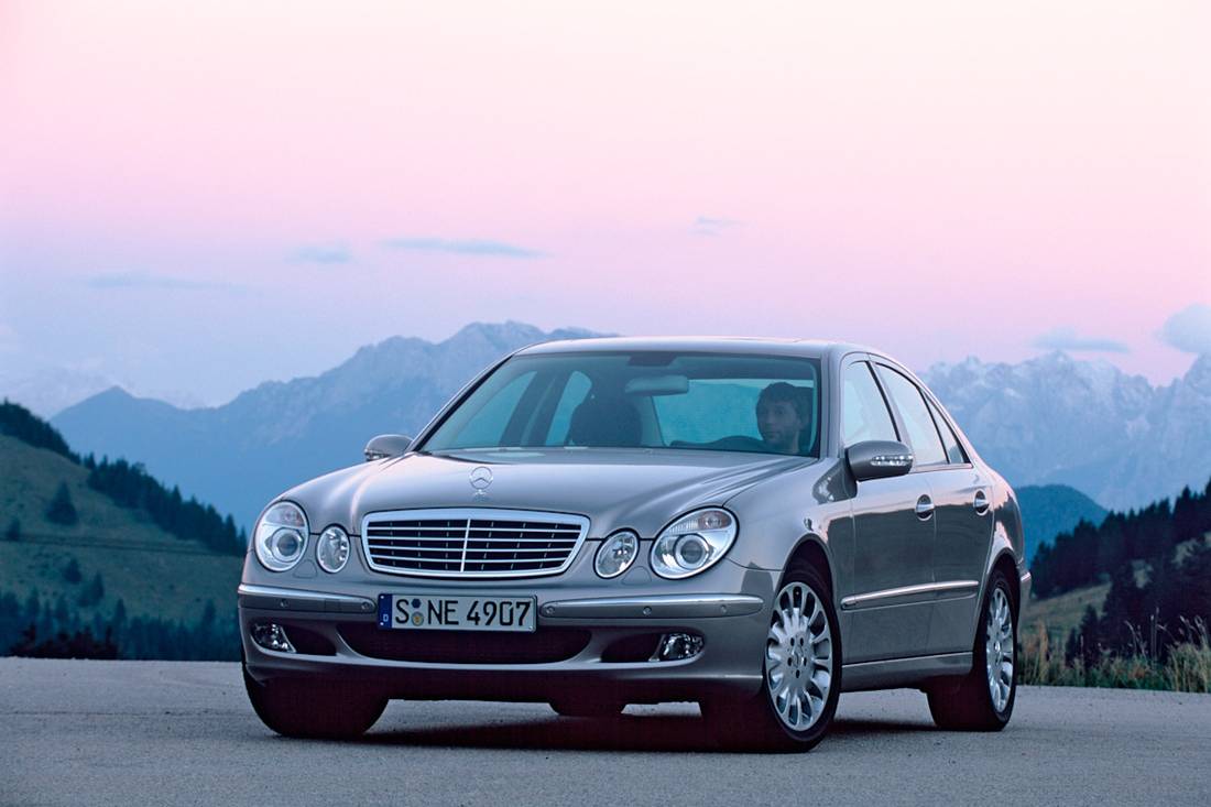 Mercedes-Benz E 280 voorkant