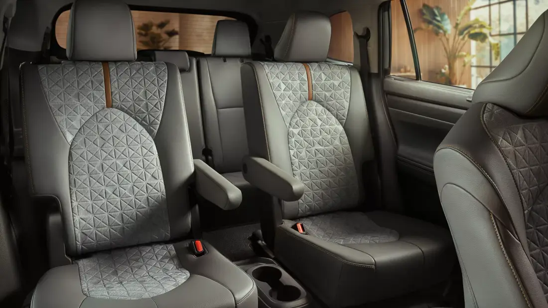 toyota-highlander-seats