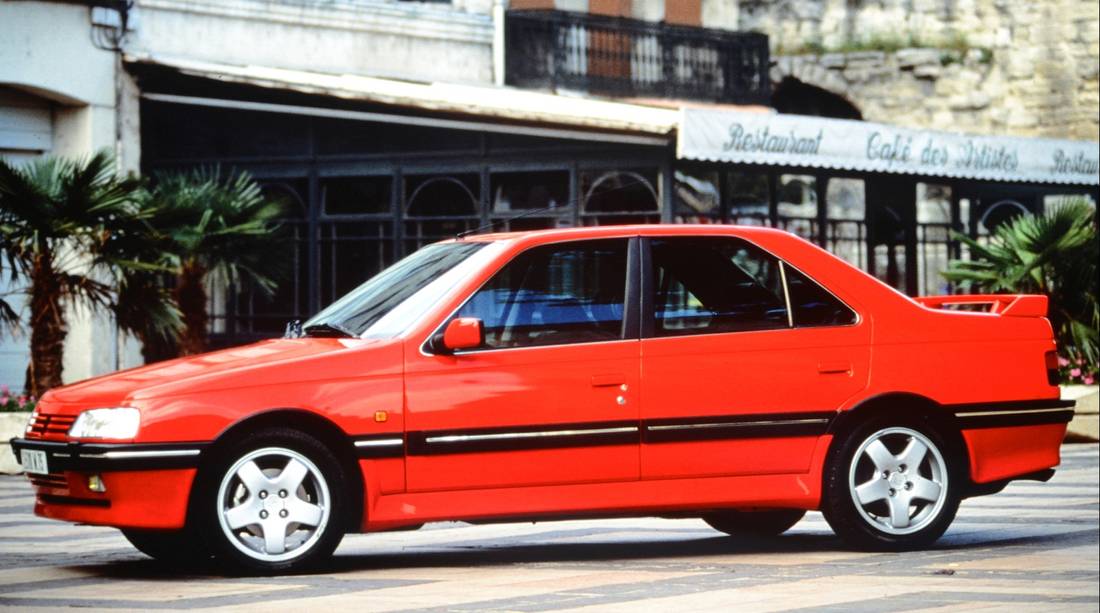 peugeot-405-side